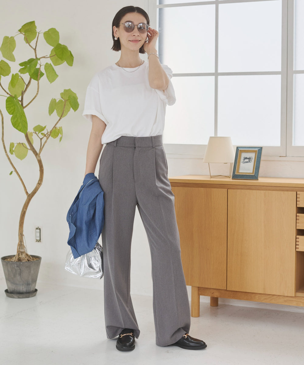 タックストレートスラックス