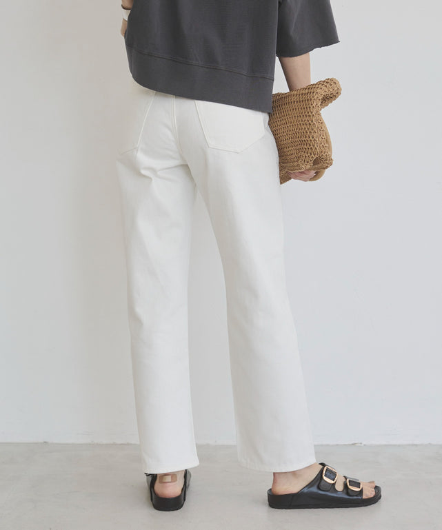 ストレートデニムパンツ