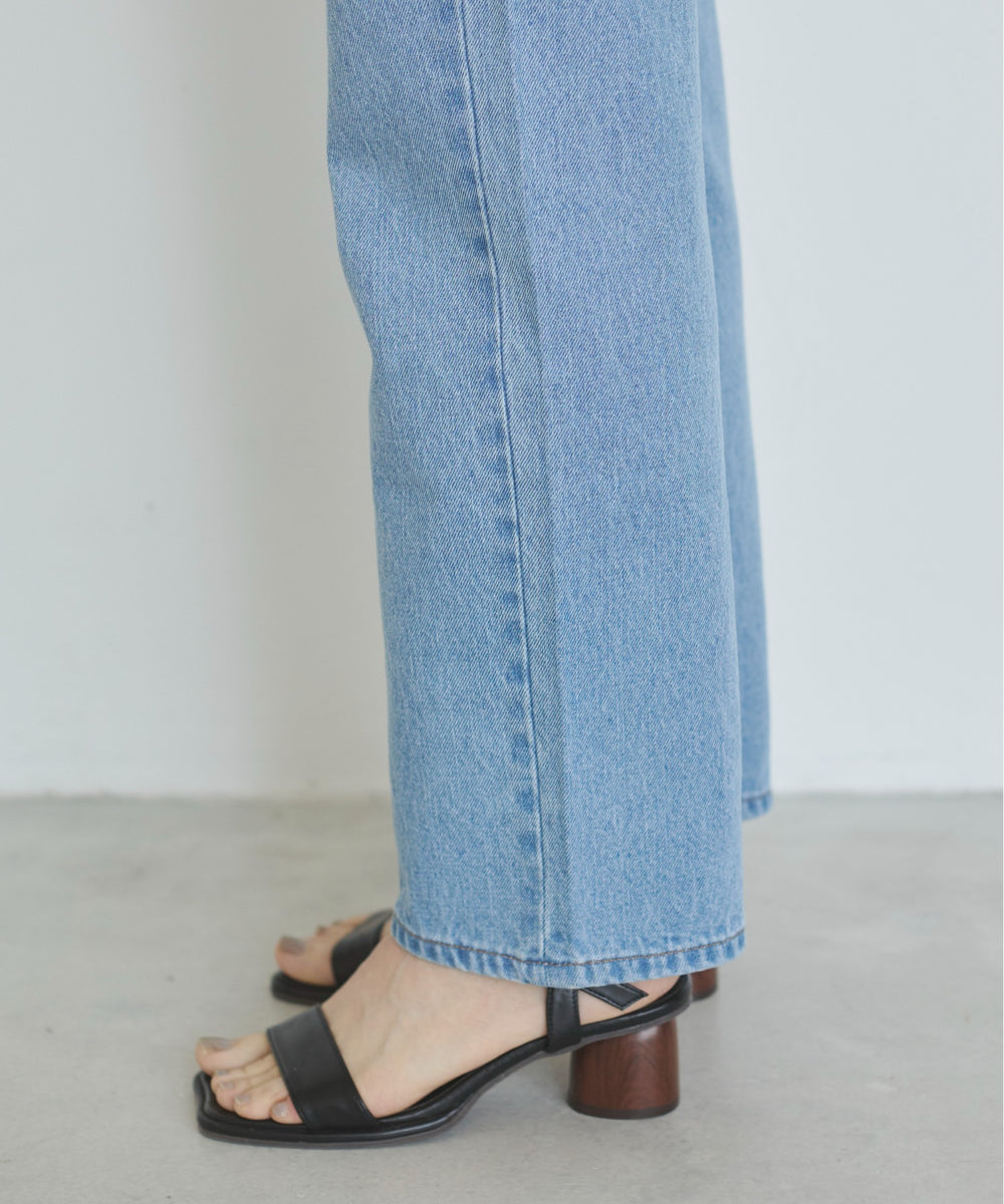 ストレートデニムパンツ