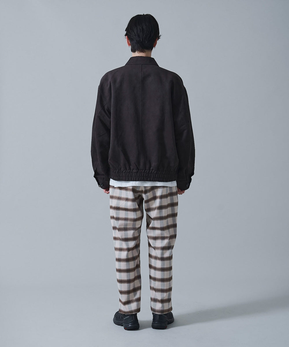 ベージュチェック　モデル：180㎝　L着用