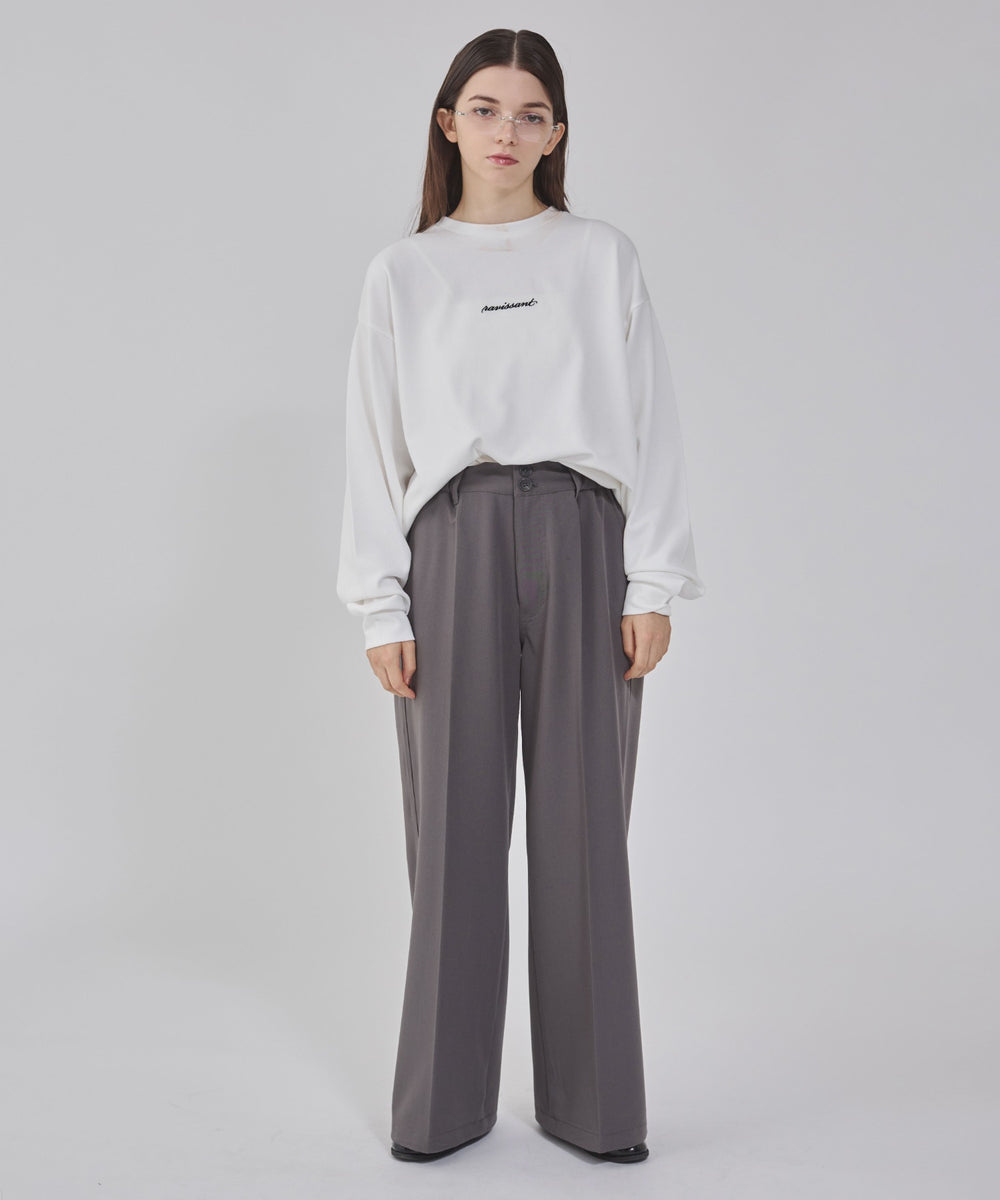 ホワイト モデル：162cm M着用