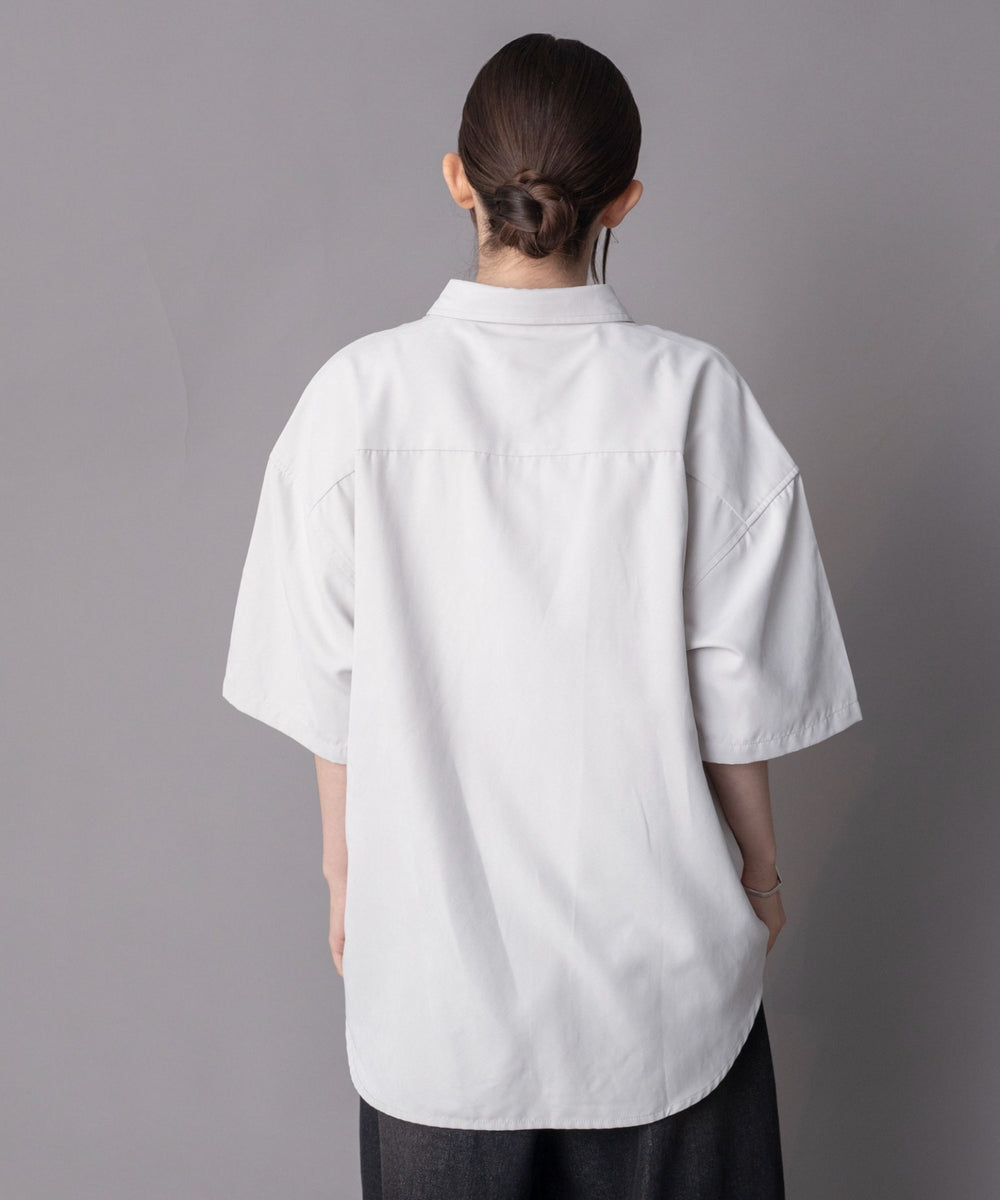 Lベージュ モデル：162cm M着用