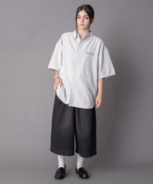 Lベージュ モデル：162cm M着用