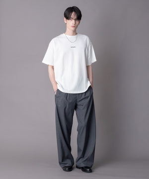 ホワイト モデル：180cm L着用