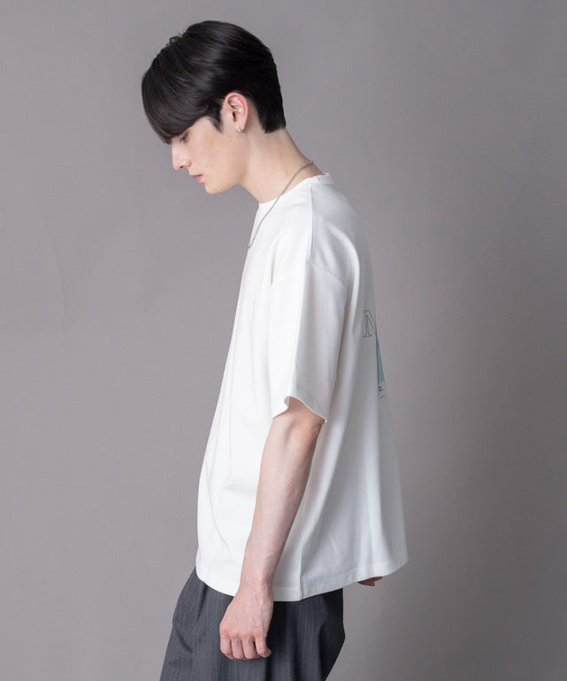 ホワイト モデル：180cm L着用