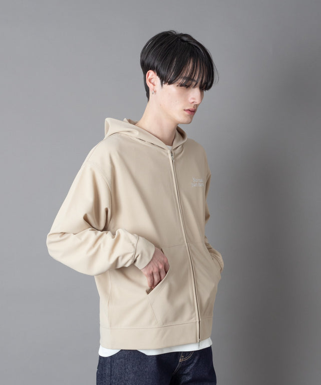 Lベージュ モデル：180cm L着用