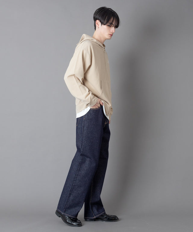 Lベージュ モデル：180cm L着用