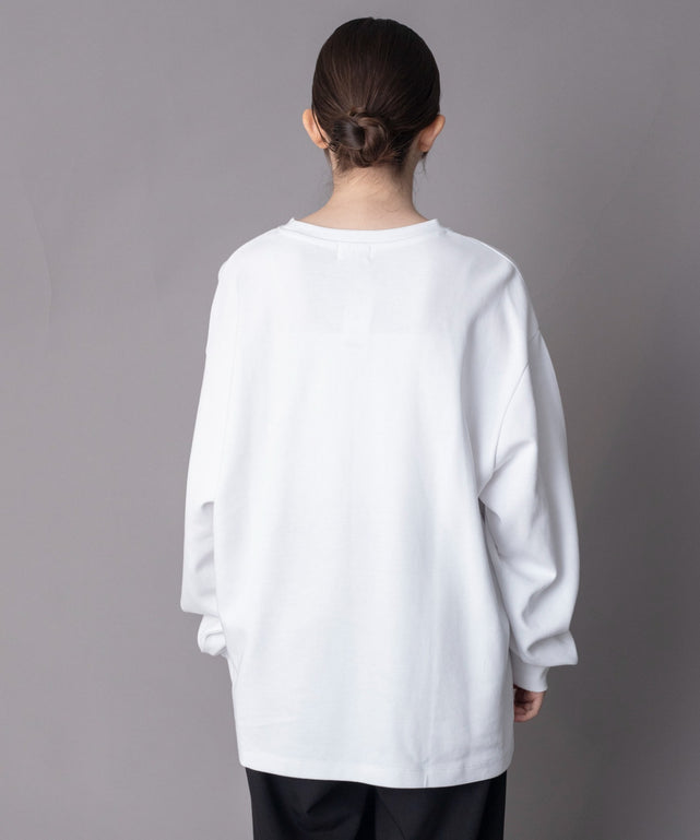 ホワイト モデル：162cm L着用