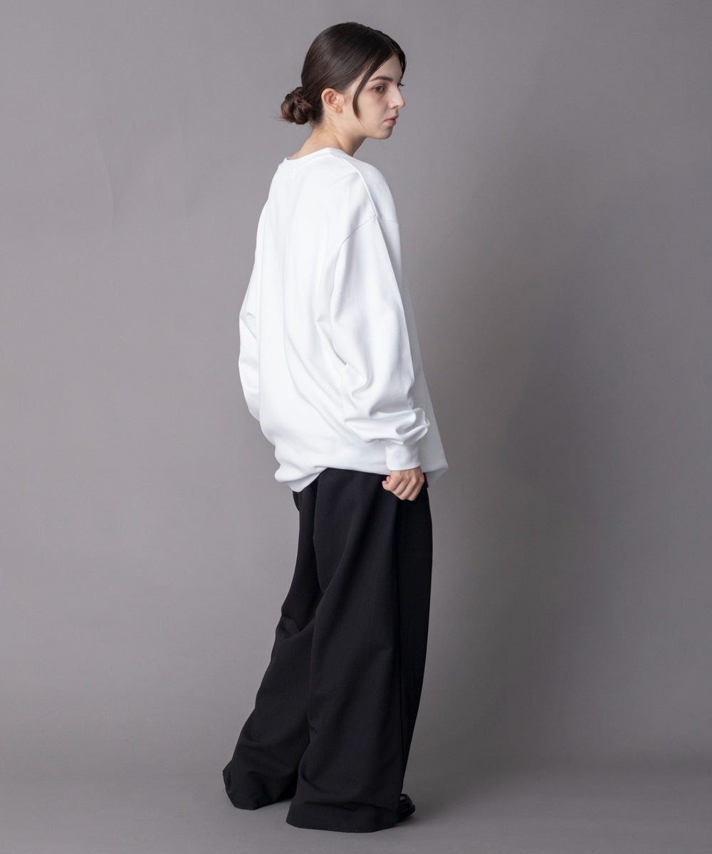 ホワイト モデル：162cm L着用