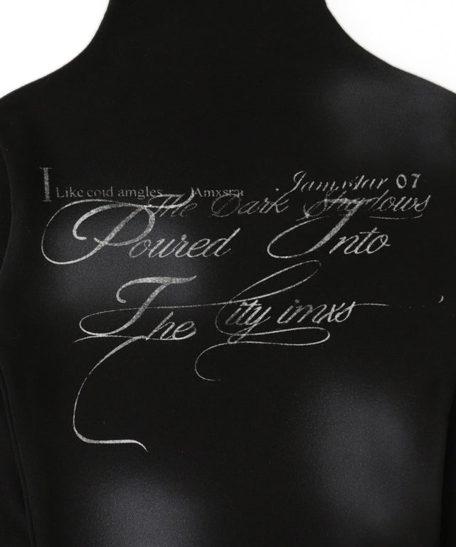 フォイルグラフィックハイネックトップス