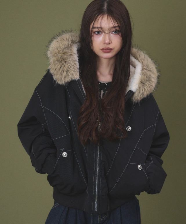 FファーフードボンバーJKT/ブラック モデル：163cm F着用