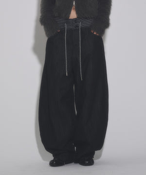ブラック モデル：163cm S着用