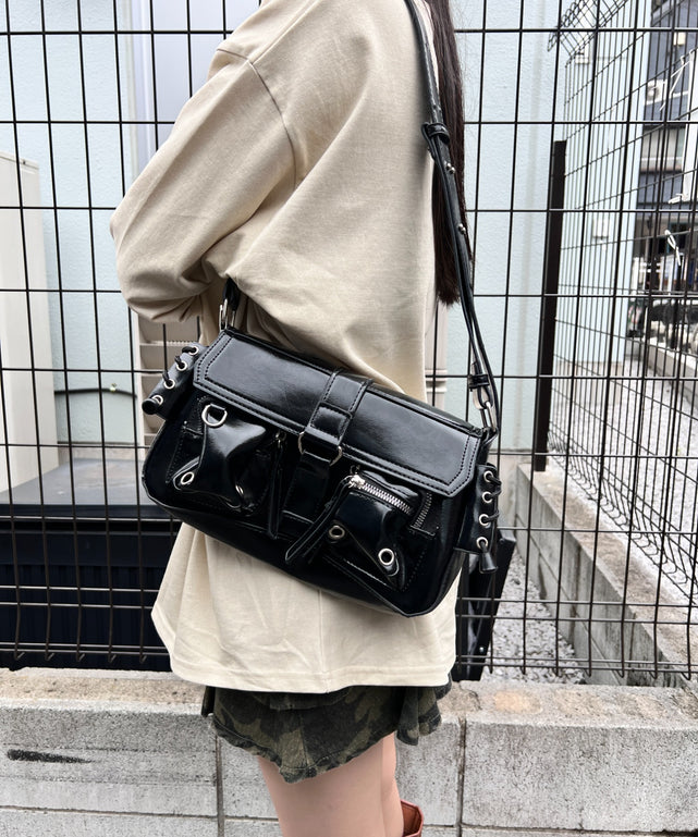 ブラック