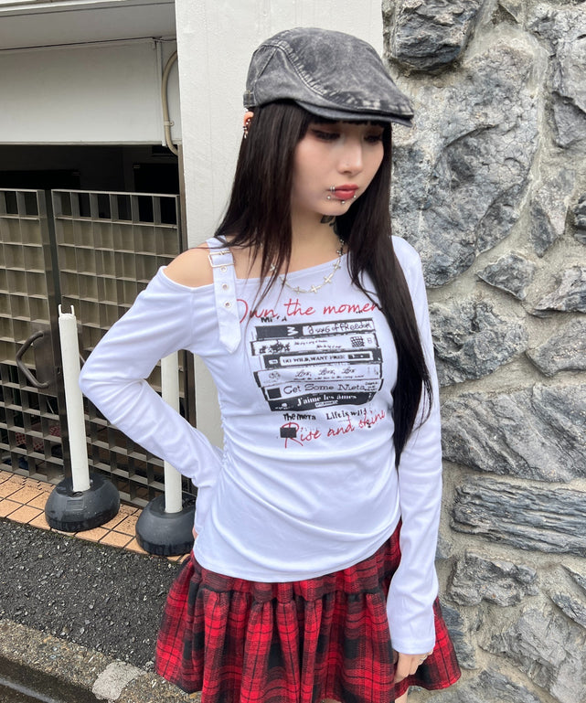 ショルダーベルトスクリーンロンT/ホワイト モデル：160㎝ FREE着用