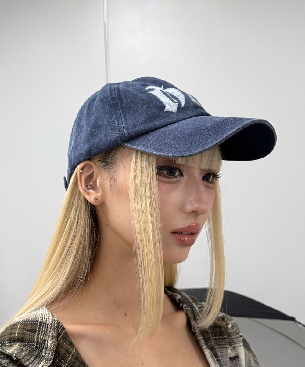ブルー