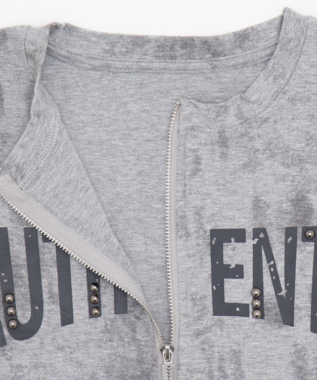 ロゴスタッズジップ半袖トップス