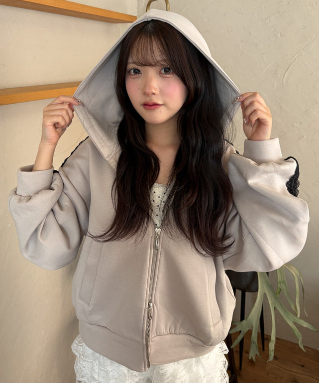 レースラインダンボールパーカー/ベージュ モデル：155cm F着用