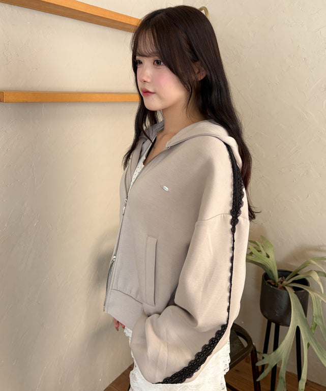 ベージュ モデル：155cm F着用