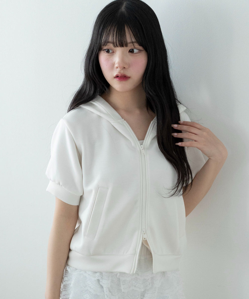 ホワイトアイボリー モデル：155cm F着用