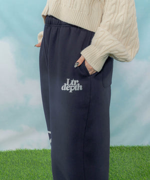 ネイビー モデル：154cm M着用