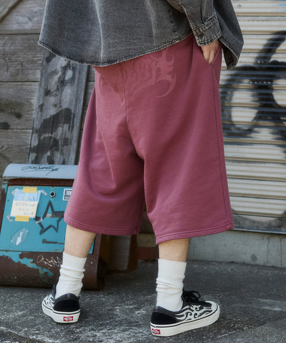 ピンク モデル：175cm L着用