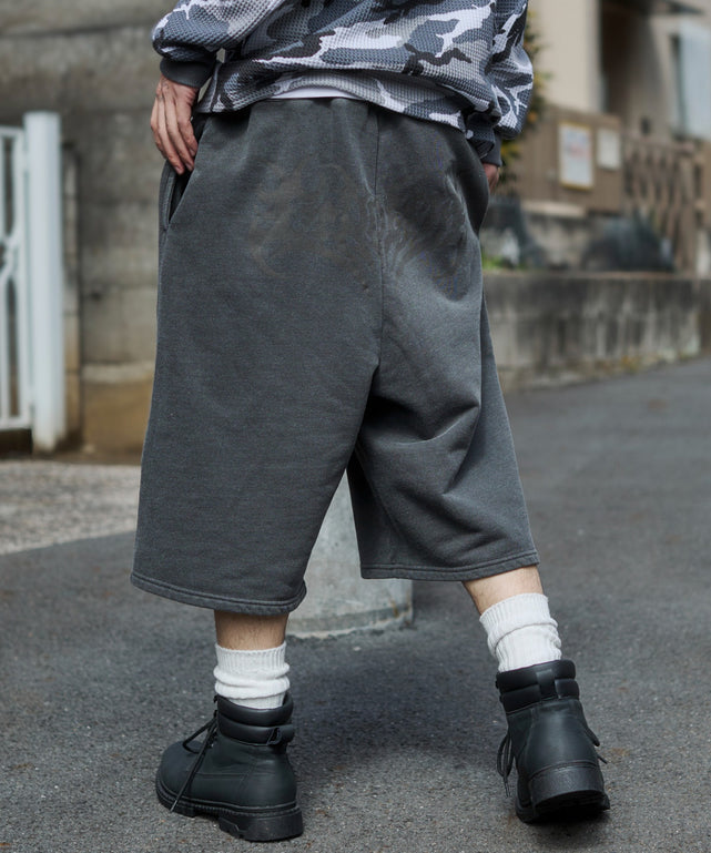 ピグメントグラフィックショーツ/ブラックソノタ モデル：175cm L着用
