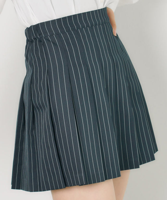 ポケット付きパターンプリーツスカート/モデル：160cm M着用