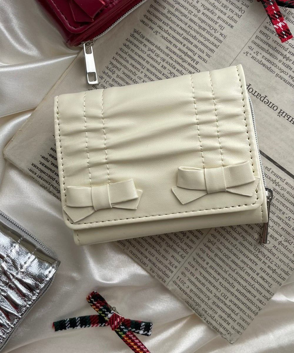 オフホワイト