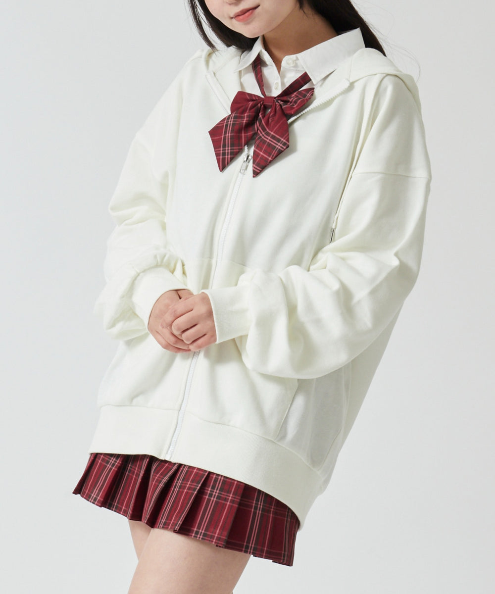 オフホワイト モデル:160cm F着用