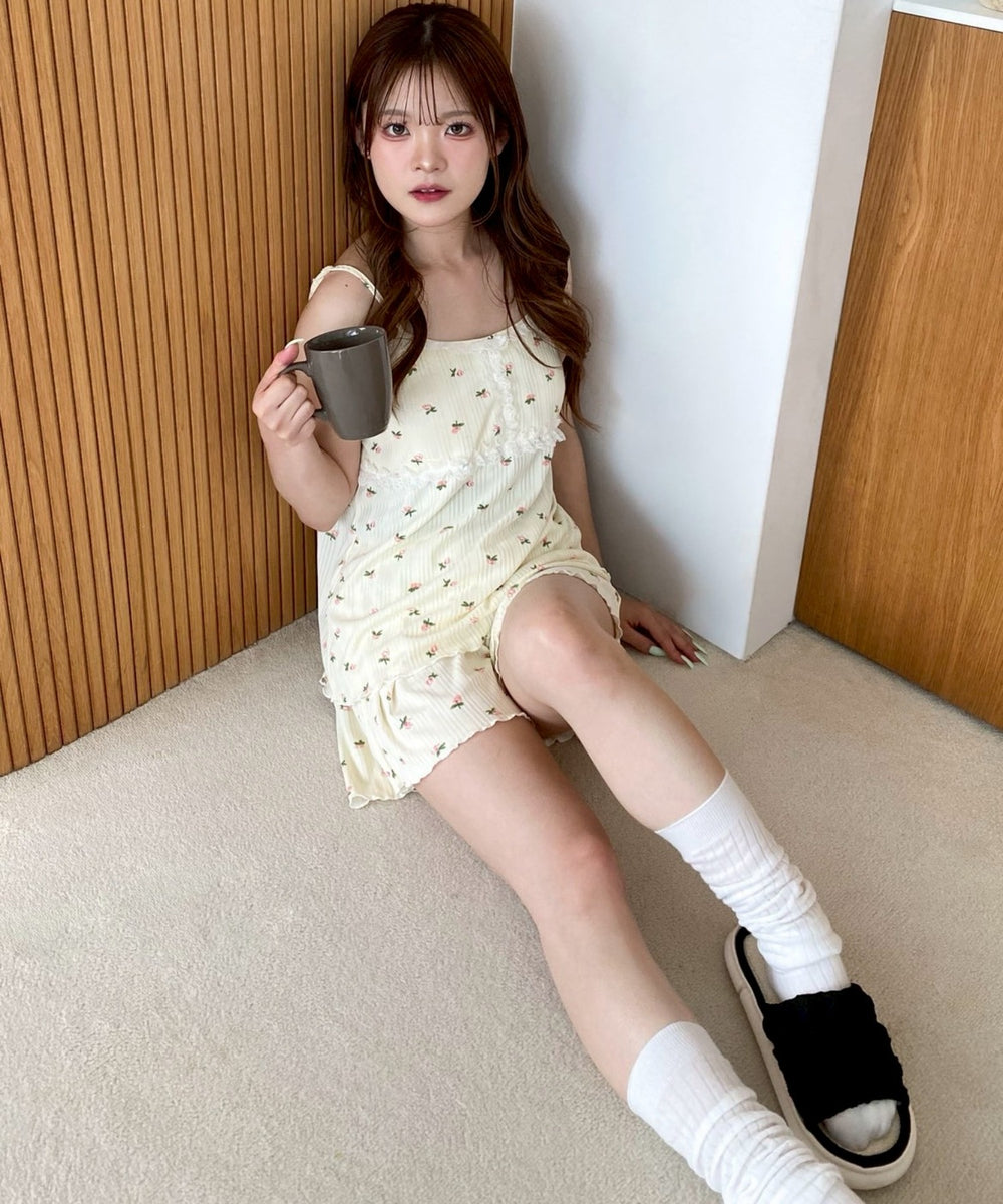 柄２：小花　モデル：160cm F着用