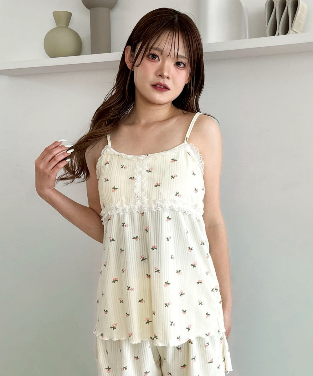 柄2：小花　モデル：160cm F着用
