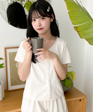 オフホワイト　モデル：155cm F着用