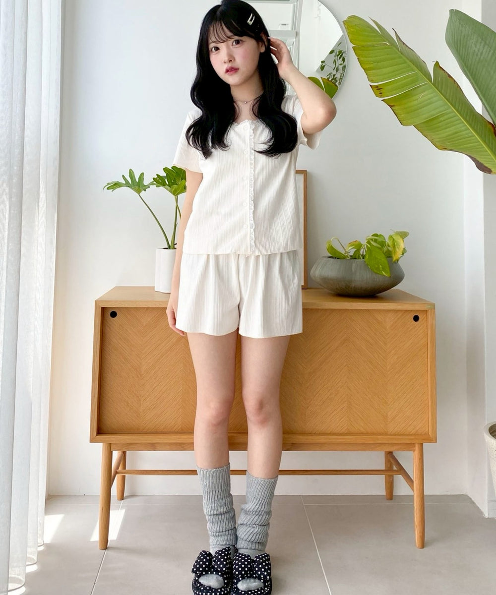 オフホワイト　モデル：155cm F着用