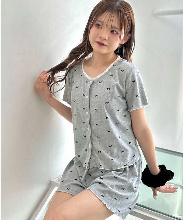 柄５：リボンドット（グレー）　モデル：160cm F着用