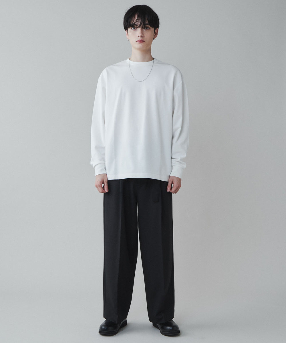 ブラック モデル：180cm L着用