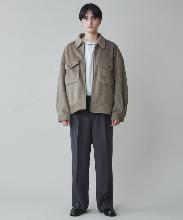 ベージュ モデル：180cm L着用