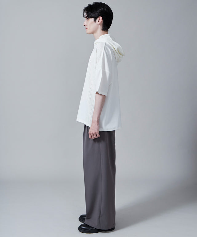 ホワイト モデル：180cm L着用