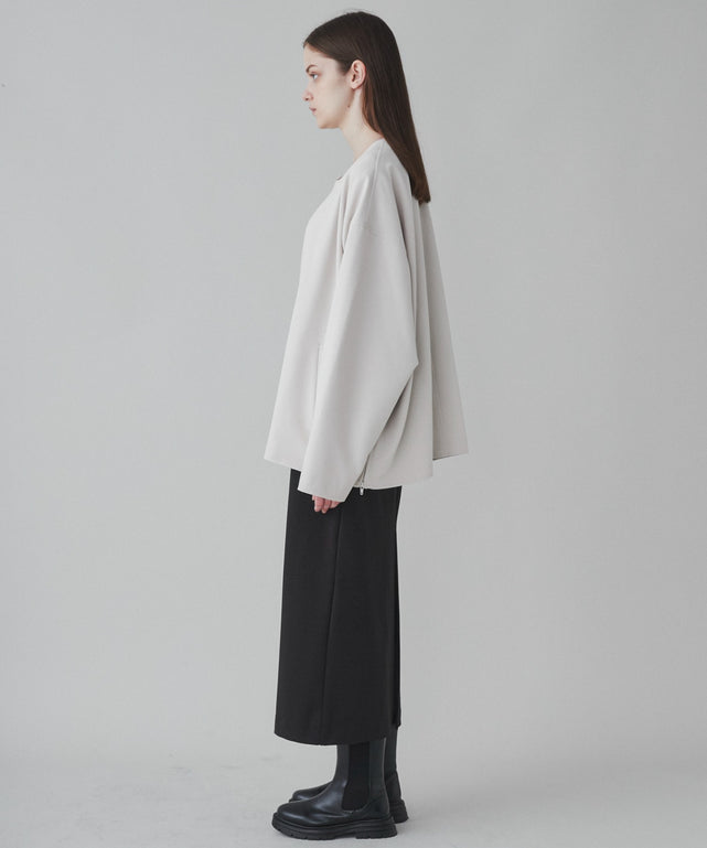 Lベージュ モデル：173cm L着用