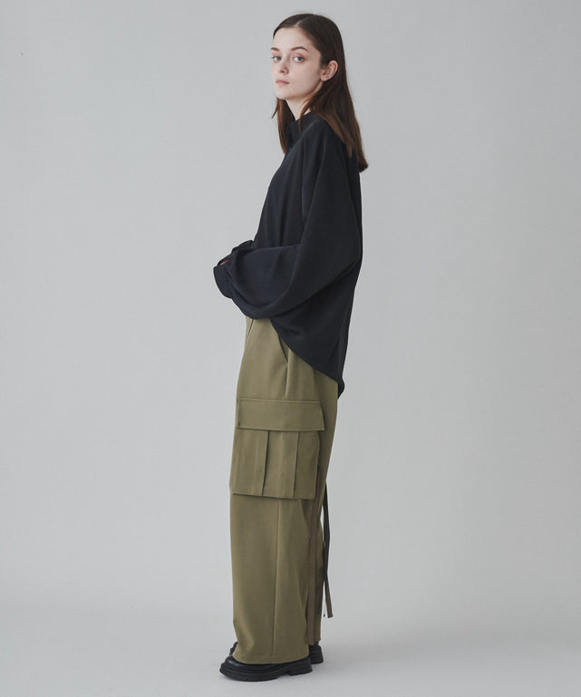 カーキ モデル：173cm L着用