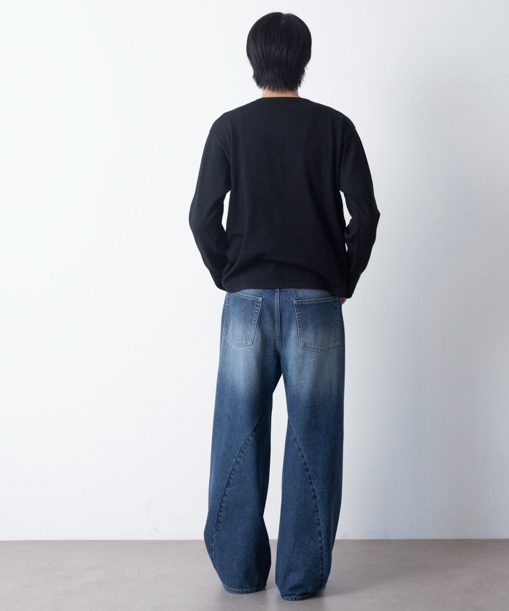 ブラック モデル：180cm L着用