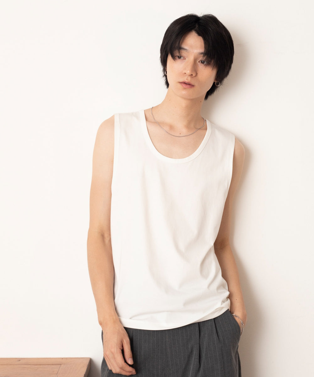 ホワイト モデル：180cm L着用