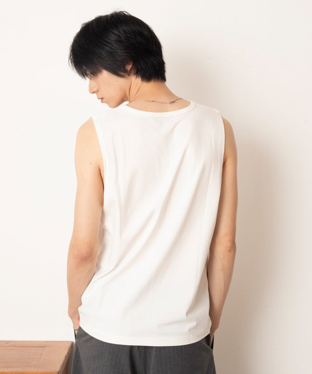 ホワイト モデル：180cm L着用