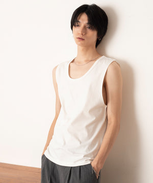 ホワイト モデル：180cm L着用