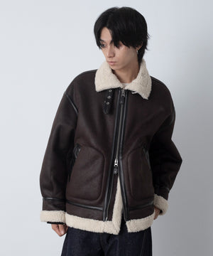 ブラウン モデル：180cm L着用