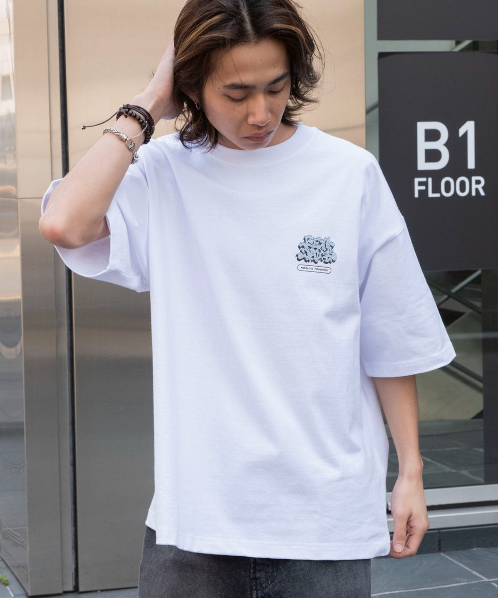 ホワイト　モデル175cm L着用