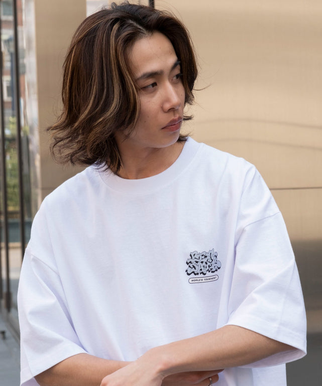 ホワイト　モデル175cm L着用