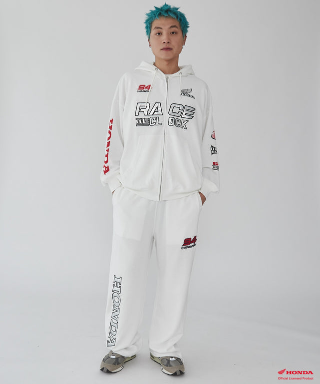 ホワイト 　モデル:178cm L着用