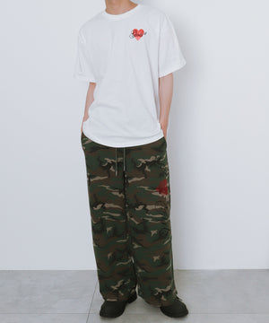 ホワイト　モデル：175cm Lサイズ着用