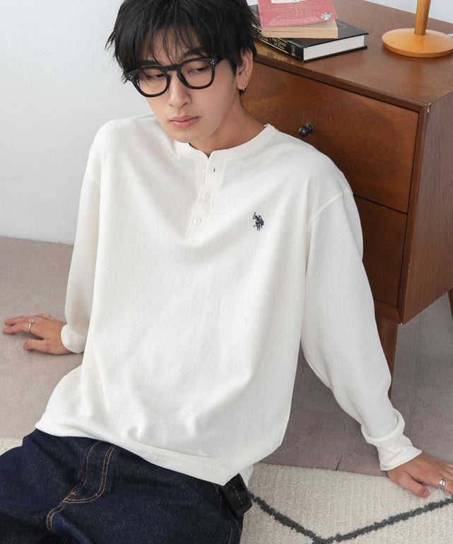 U.S.POLO ASSN.ヘンリーネックロンT/ホワイト　モデル：180cm L着用