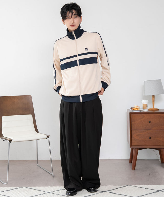 キナリ　モデル：180cm L着用